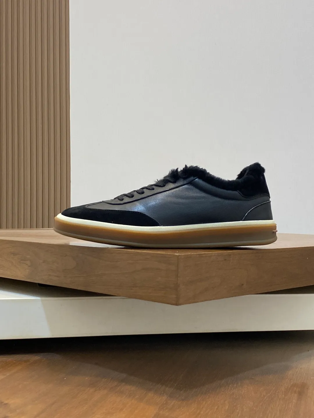 Men's men's shoes💰740 Loro Piana - Classic casual wool shoes, men's lace-up casual shoes and sneakers, high-quality lightweight and comfortable fabrics, suitable for outdoor leisure, the color scheme is young and energetic, great with sportswear or casual suits! Code number: 39-44 (45, 46, can be customized)